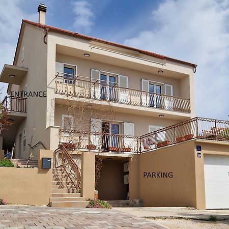 Summer Breeze Apartment - Quiet Place With A Spectacular View And A Garden Šibenik Buitenkant foto
