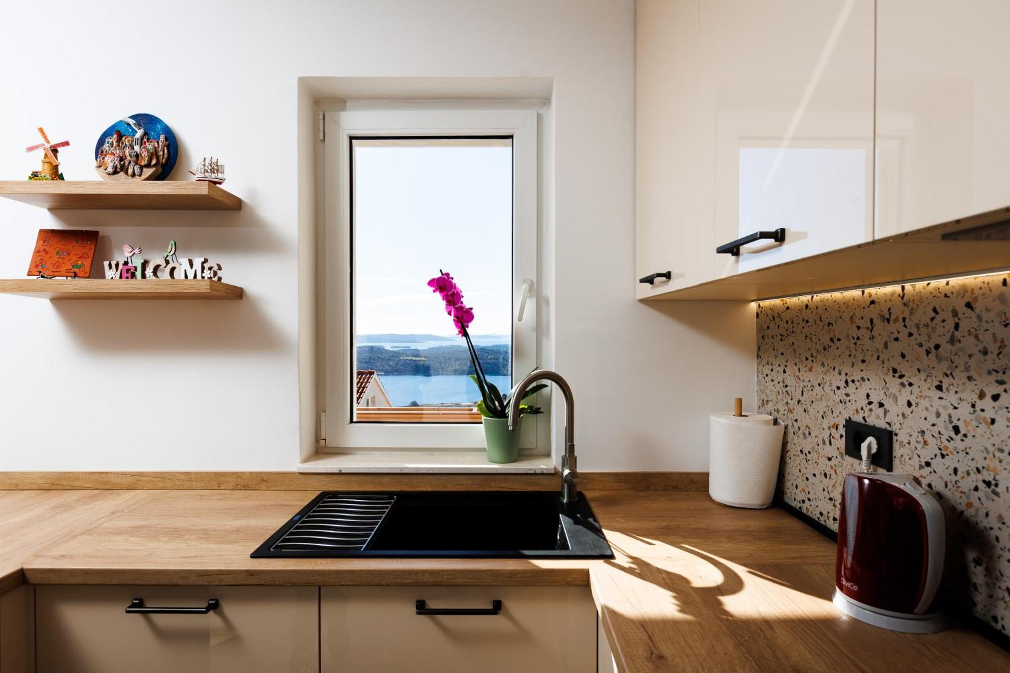Summer Breeze Apartment - Quiet Place With A Spectacular View And A Garden Šibenik Buitenkant foto