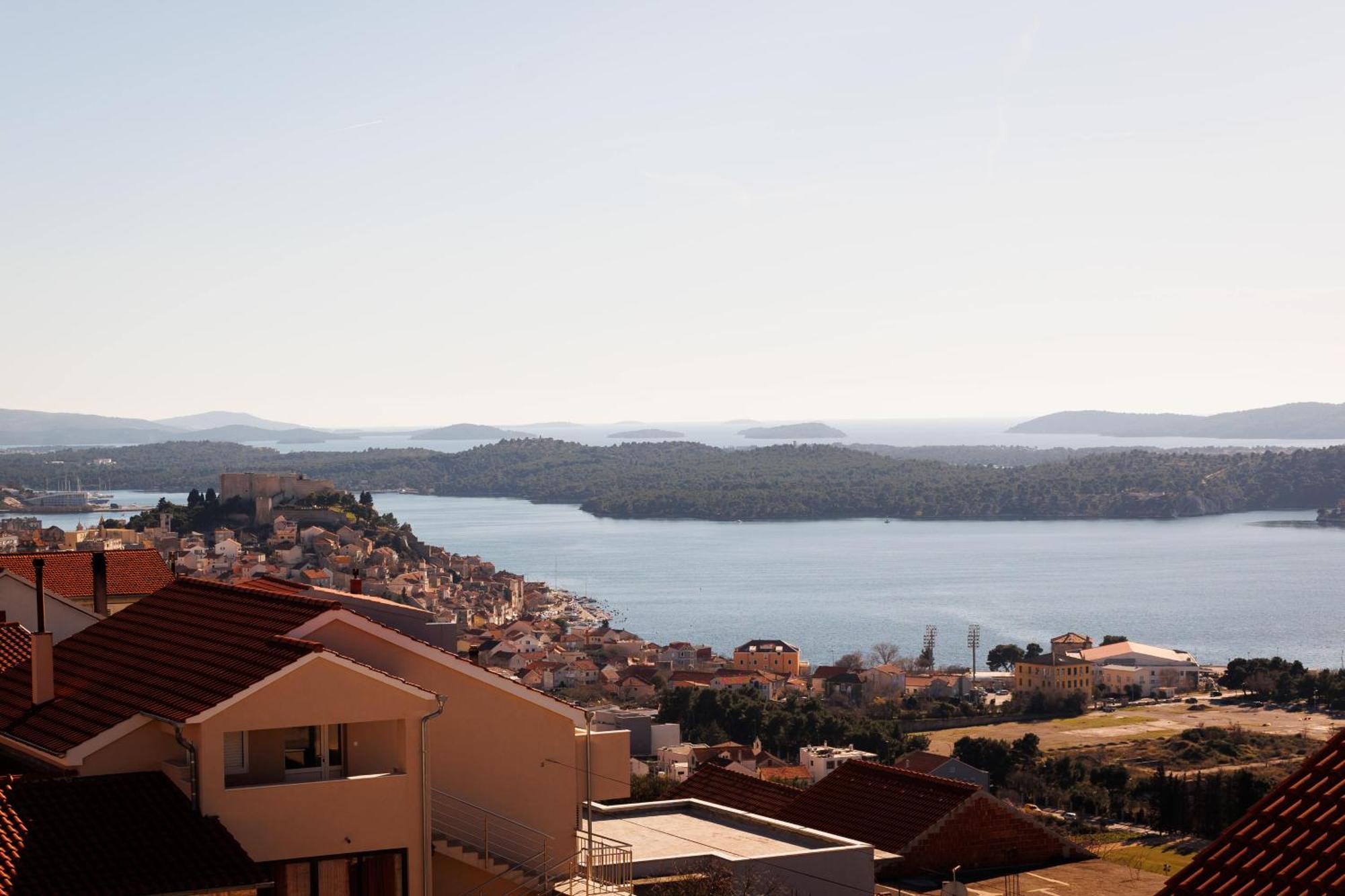 Summer Breeze Apartment - Quiet Place With A Spectacular View And A Garden Šibenik Buitenkant foto