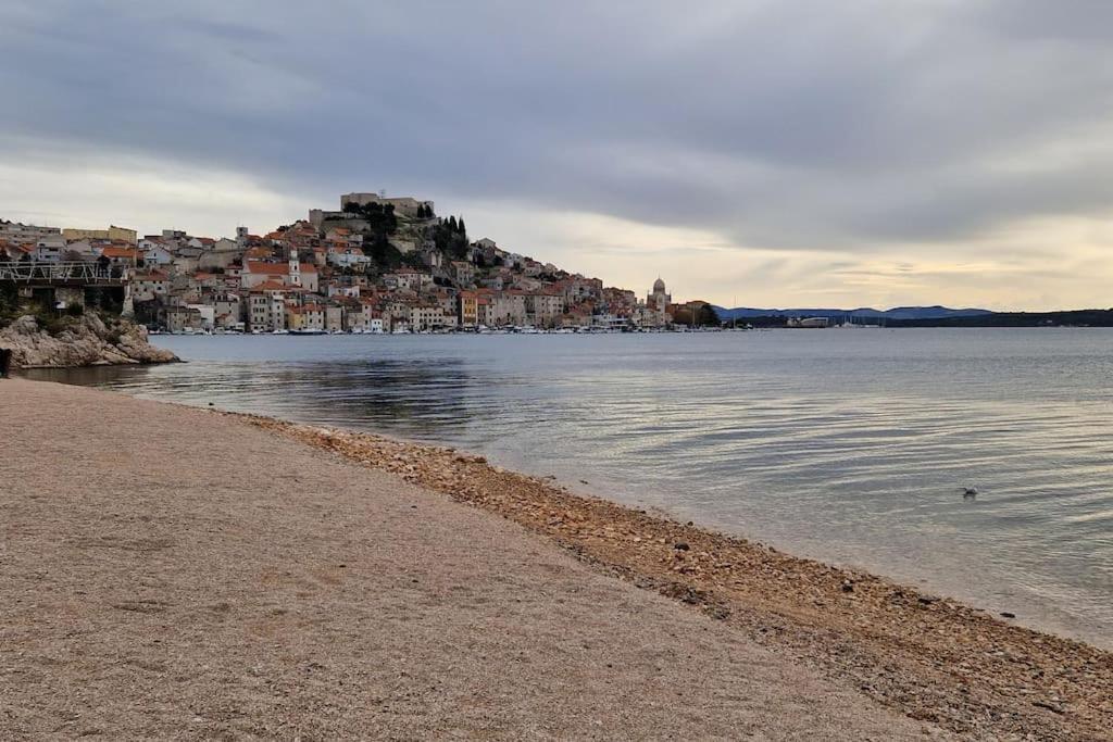 Summer Breeze Apartment - Quiet Place With A Spectacular View And A Garden Šibenik Buitenkant foto